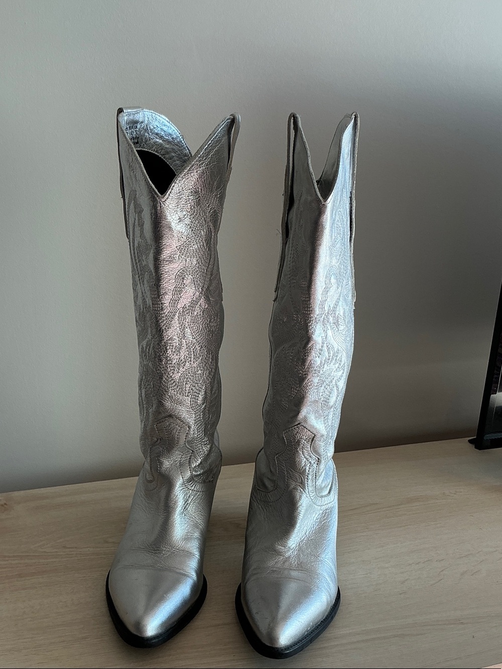 Aldo Metallic Silver Women's Western Boots Size 9 - Picture 2 of 6